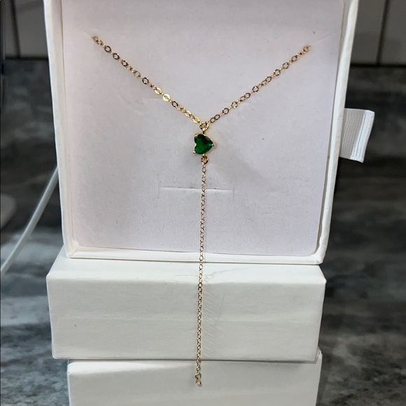 Elegant Gold Necklace with Green Pendant - Picture 1 of 2